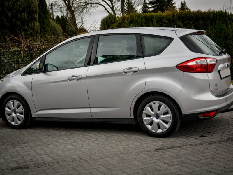 Ford Kuga Bi-Xenon grzana kierownica grzane fotele klima auuto tempomat navi PDC II (2012-)