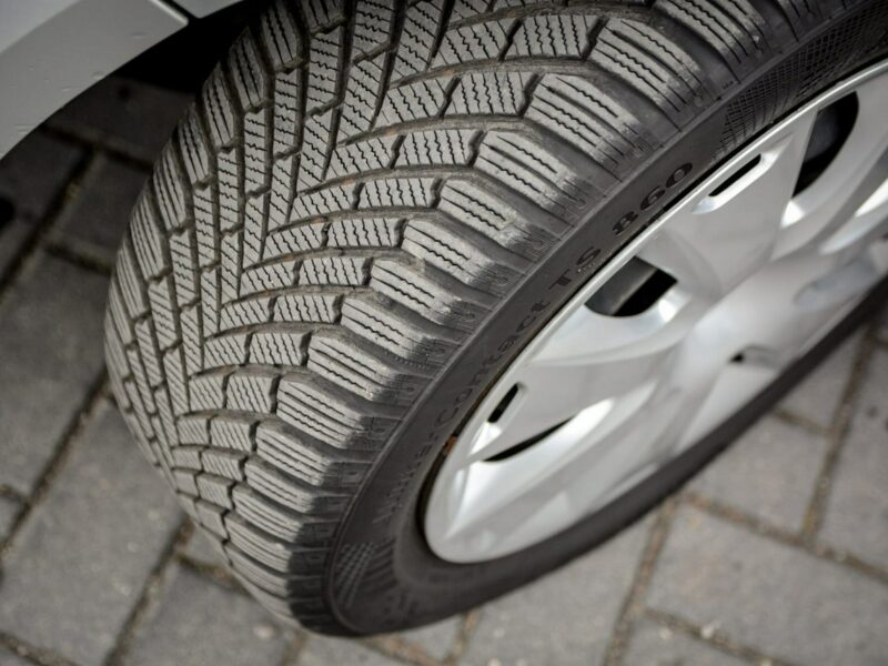 Ford Kuga Bi-Xenon grzana kierownica grzane fotele klima auuto tempomat navi PDC II (2012-)