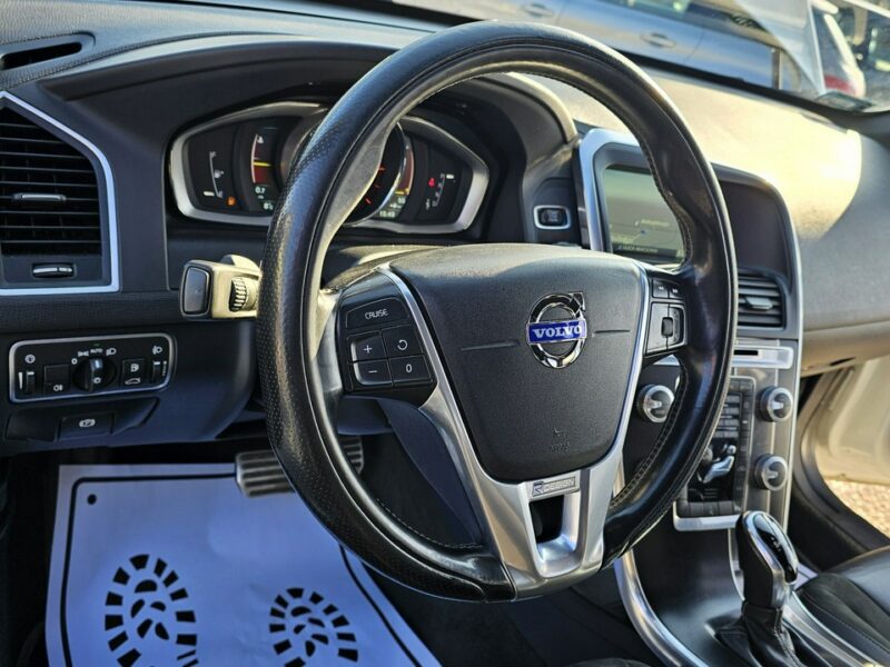 Volvo XC 60 R-Design D4* NiskiPrzebieg 206 Tyś *Gwarancja w cenie *Możliwa ZAMIANA I (2008-2017)