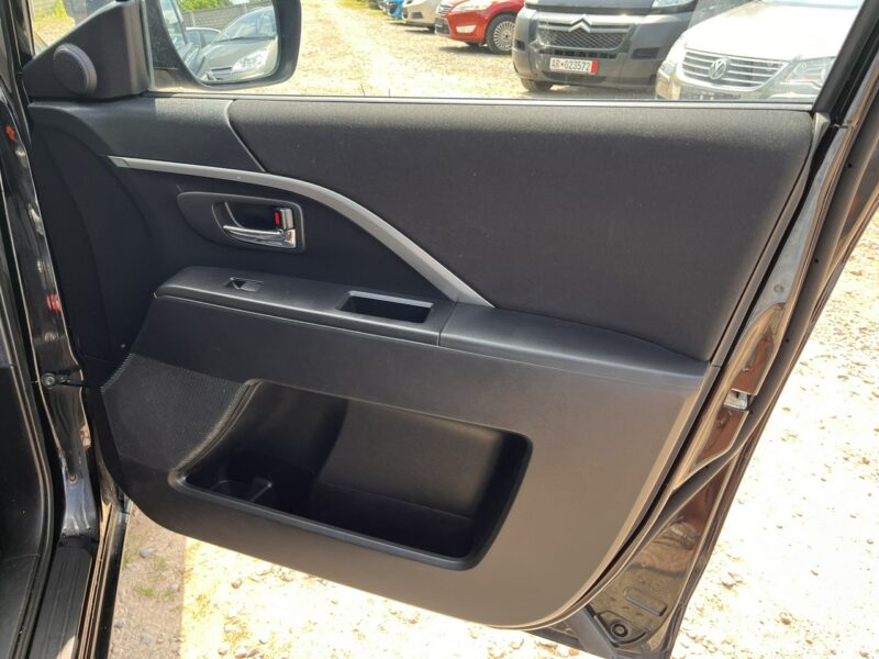 Mazda 5 1.8 7osób Climatronic Xenon Alu Grzane Fotele Stan BDB BEz Rdzy Bezwyp II (2010-)