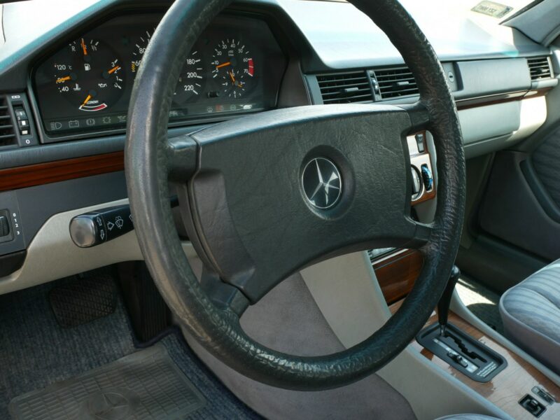 Mercedes W124 2.3 132KM Gaz LPG -Automat -Klima -Zobacz