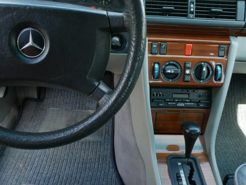 Mercedes W124 2.3 132KM Gaz LPG -Automat -Klima -Zobacz