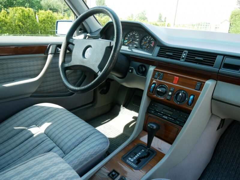 Mercedes W124 2.3 132KM Gaz LPG -Automat -Klima -Zobacz