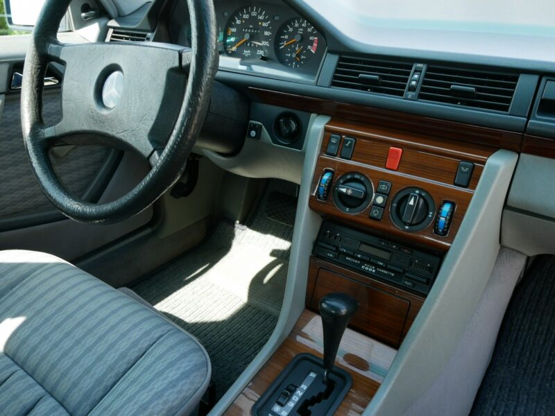 Mercedes W124 2.3 132KM Gaz LPG -Automat -Klima -Zobacz