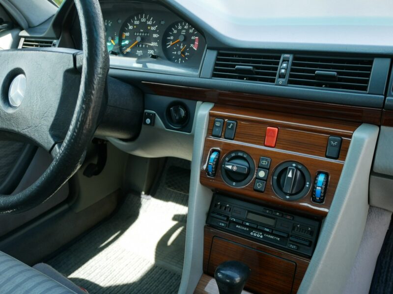 Mercedes W124 2.3 132KM Gaz LPG -Automat -Klima -Zobacz