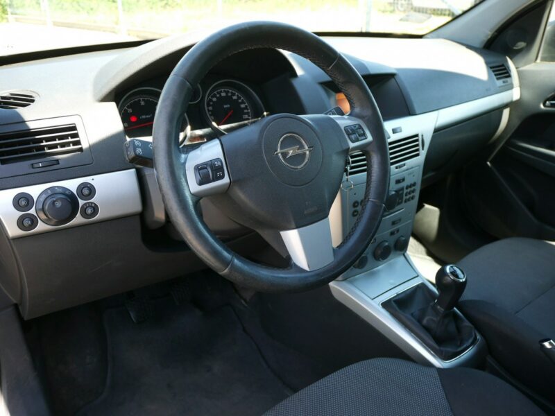 Opel Astra 1.9 CDTI 100KM Kombi -1 Wł od 9 lat -Nowy dwumas i rozrząd +Koła zima H (2004-2014)