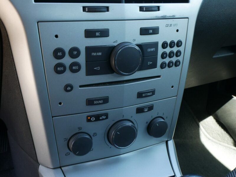 Opel Astra 1.9 CDTI 100KM Kombi -1 Wł od 9 lat -Nowy dwumas i rozrząd +Koła zima H (2004-2014)