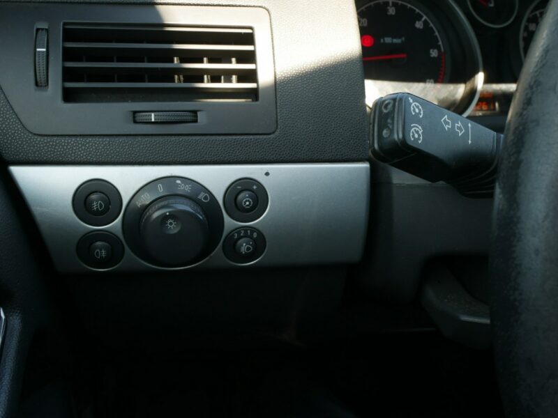 Opel Astra 1.9 CDTI 100KM Kombi -1 Wł od 9 lat -Nowy dwumas i rozrząd +Koła zima H (2004-2014)