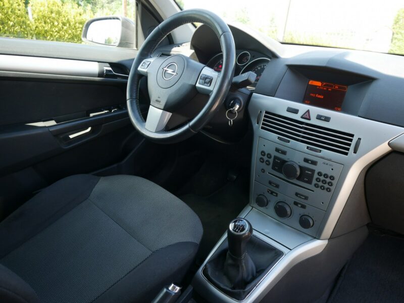 Opel Astra 1.9 CDTI 100KM Kombi -1 Wł od 9 lat -Nowy dwumas i rozrząd +Koła zima H (2004-2014)