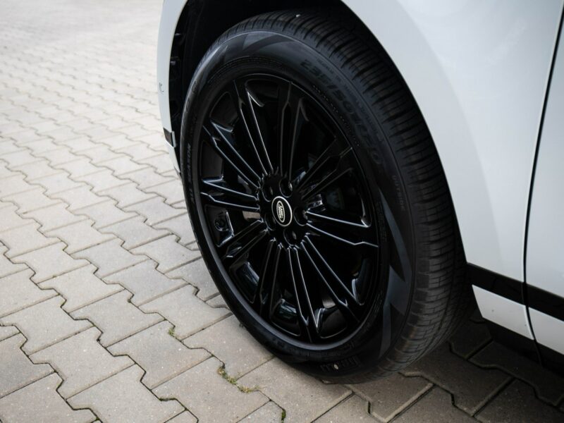 Land Rover Range Rover Evoque MY24 1.5 I3 PHEV 309 KM AWD Dynamic SE FujiWhite AutoDemonstracyjne II (2019-)