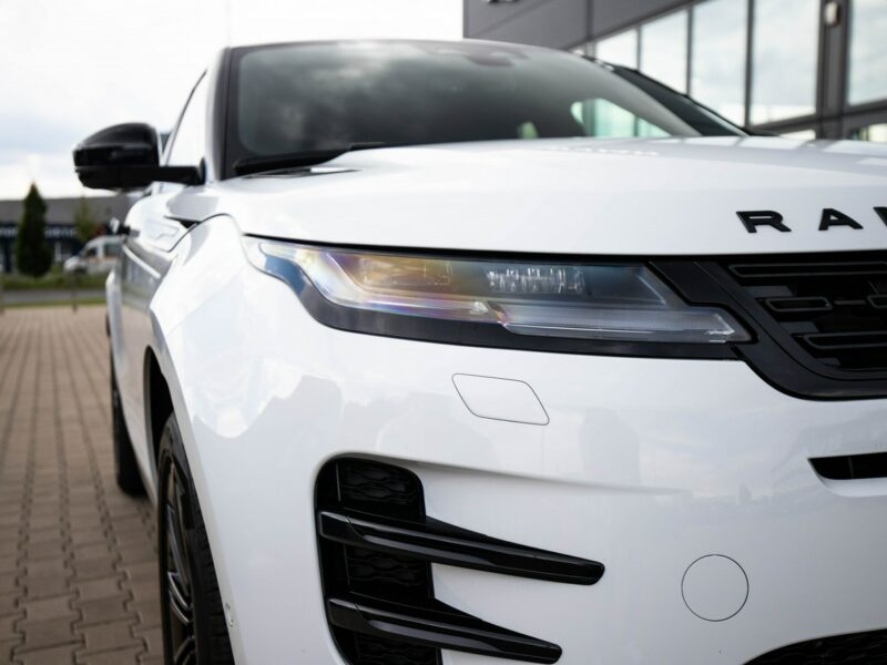 Land Rover Range Rover Evoque MY24 1.5 I3 PHEV 309 KM AWD Dynamic SE FujiWhite AutoDemonstracyjne II (2019-)