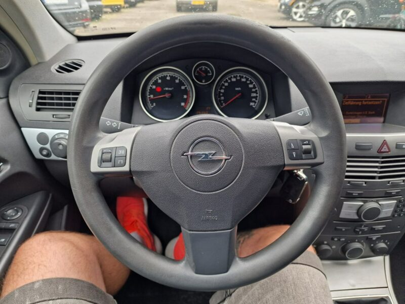 Opel Astra 1.6 Benzyna 105 KM, Klimatyzacja, Alufelgi, Nawigacja, Tempomat, H (2004-2014)