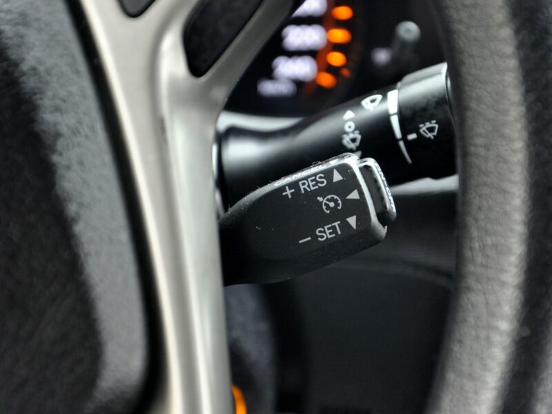 Toyota Avensis 1,6VVTi 132KM Soll/Alufelgi/Parktronic/Zadbany/Model2011 III (2009-)
