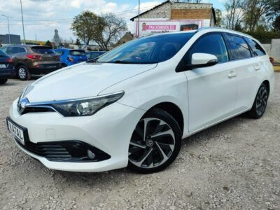 Toyota Auris Automat* Super stan* II (2012-)