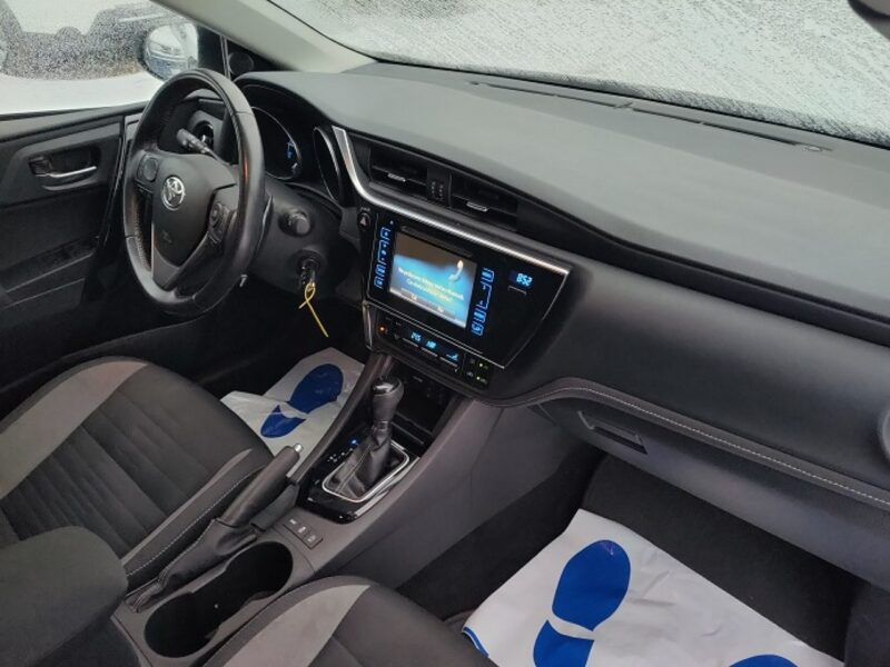 Toyota Auris Automat* Super stan* II (2012-)