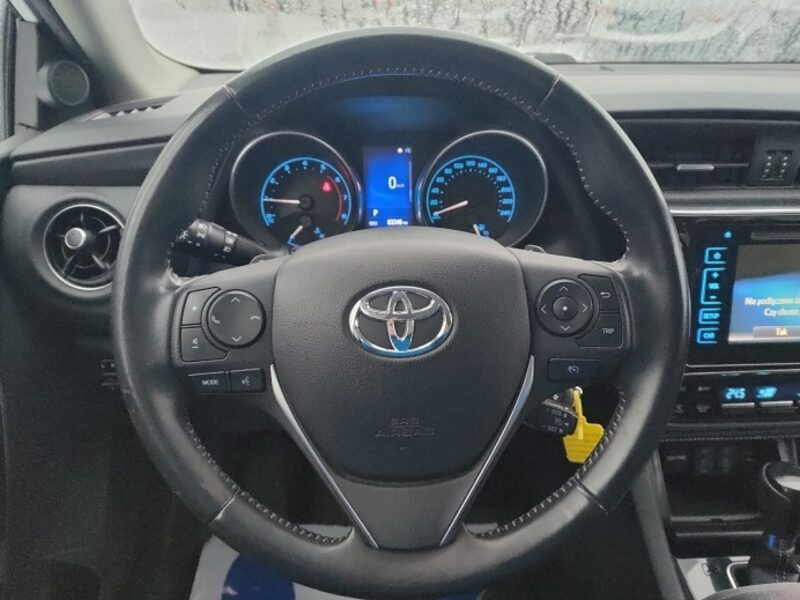 Toyota Auris Automat* Super stan* II (2012-)