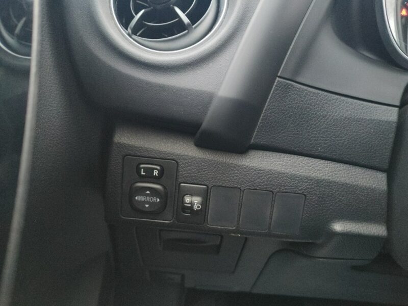 Toyota Auris Automat* Super stan* II (2012-)