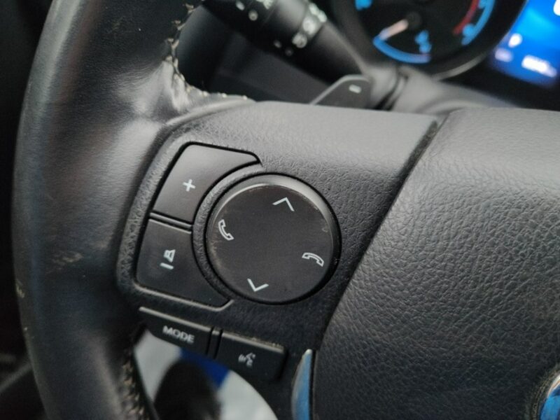 Toyota Auris Automat* Super stan* II (2012-)