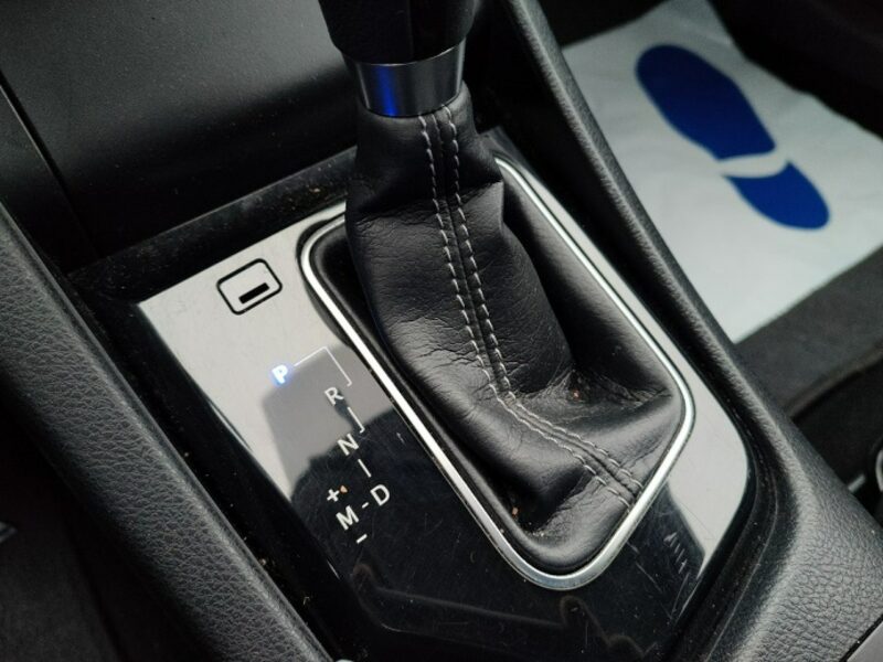 Toyota Auris Automat* Super stan* II (2012-)