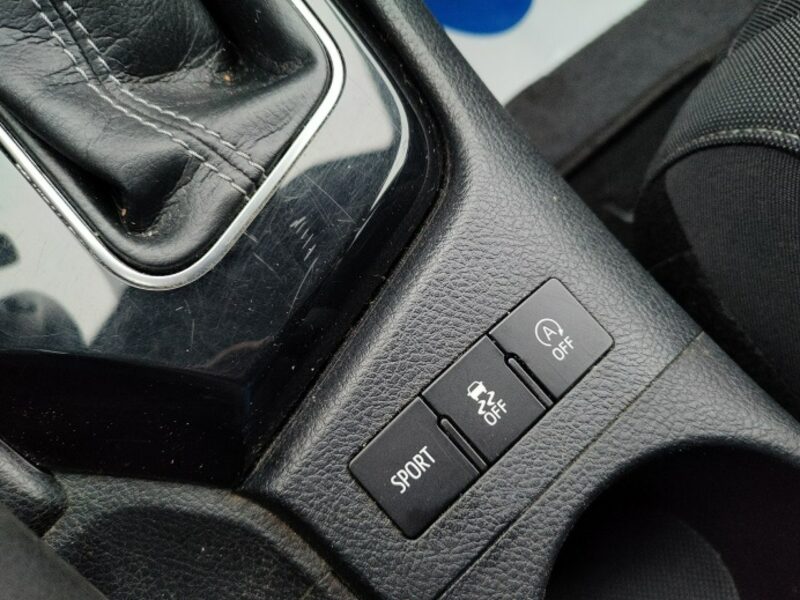 Toyota Auris Automat* Super stan* II (2012-)