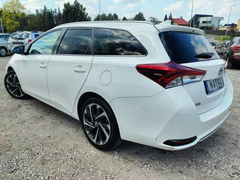 Toyota Auris Automat* Super stan* II (2012-)