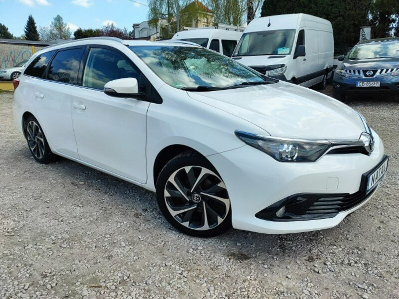 Toyota Auris Automat* Super stan* II (2012-)