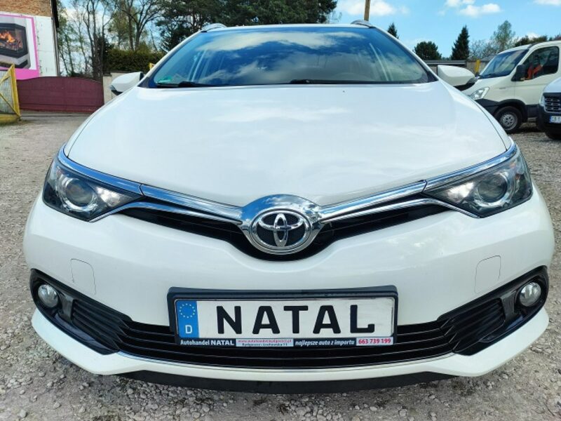Toyota Auris Automat* Super stan* II (2012-)