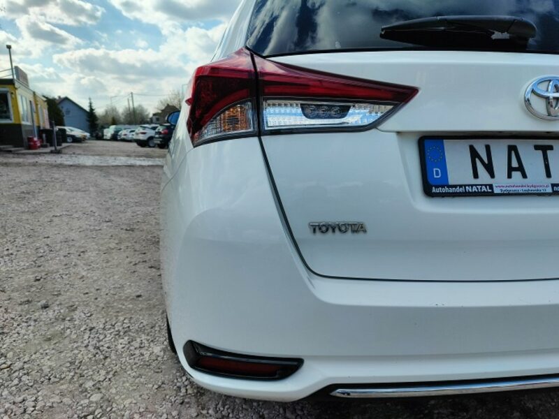 Toyota Auris Automat* Super stan* II (2012-)