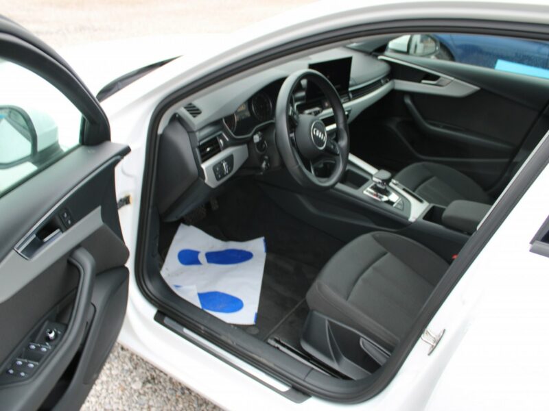 Audi A4 S-Tronic Gwarancja Nawigacja F-vat Salon Polska B9 (2015-)