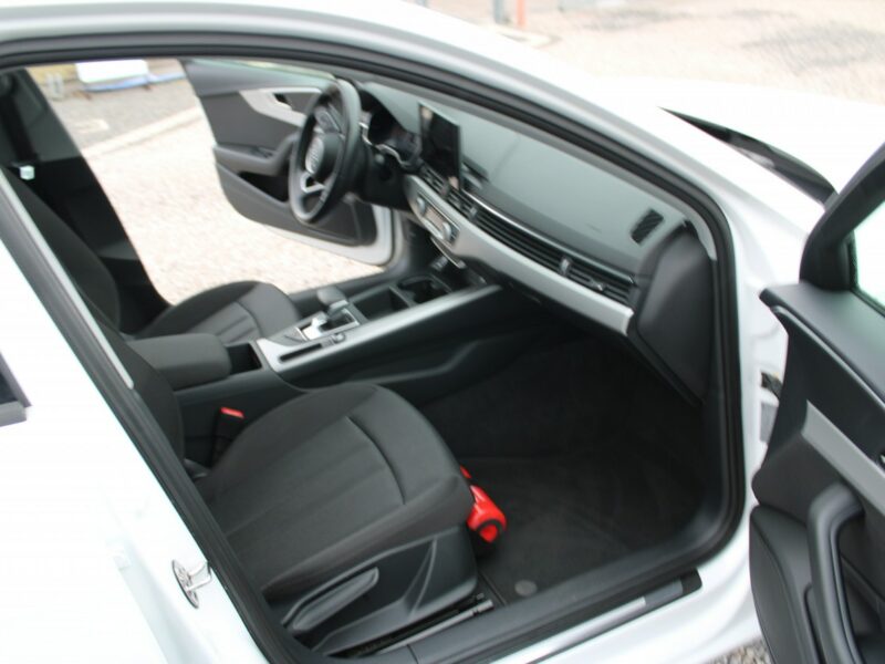 Audi A4 S-Tronic Gwarancja Nawigacja F-vat Salon Polska B9 (2015-)