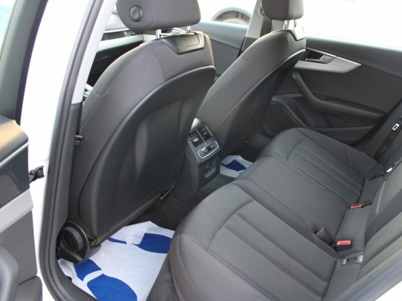 Audi A4 F-VAT Gwarancja G.Fotele Automat Kamera Navi B9 (2015-)