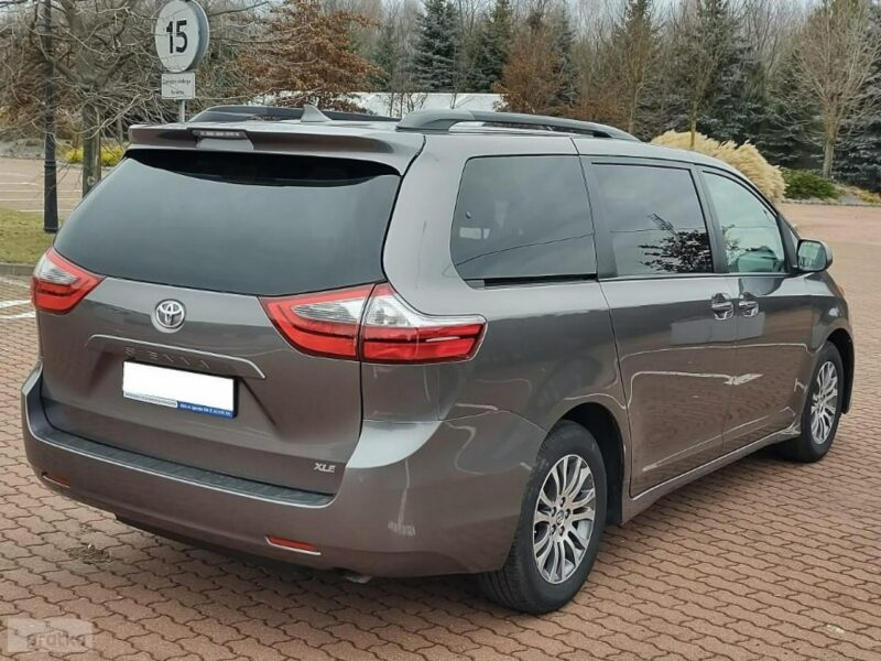 Toyota Sienna