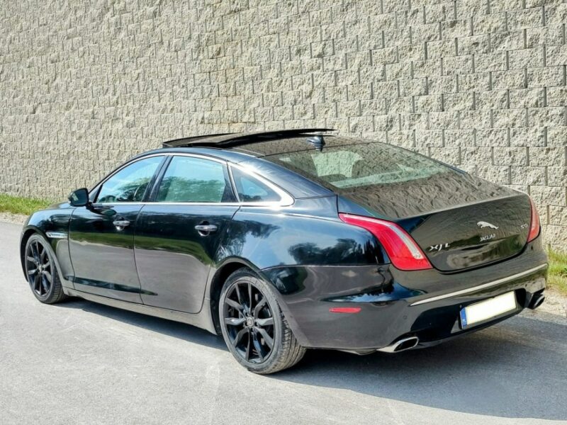 Jaguar XJ