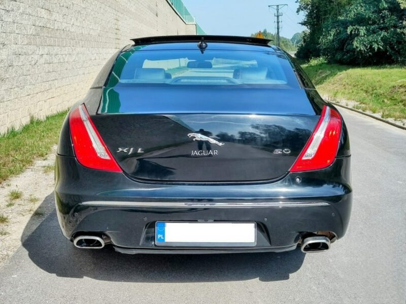 Jaguar XJ