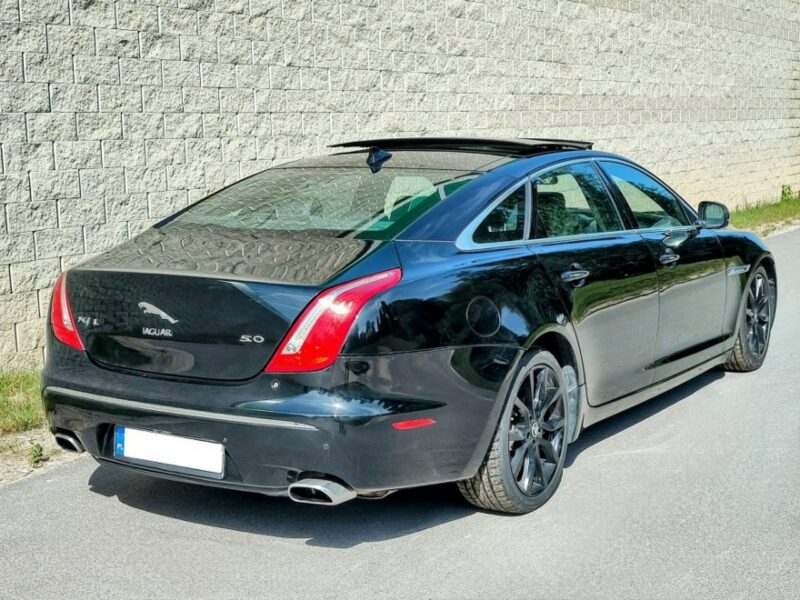 Jaguar XJ