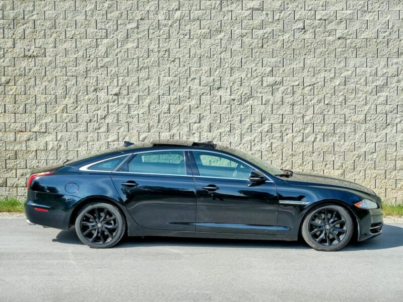 Jaguar XJ