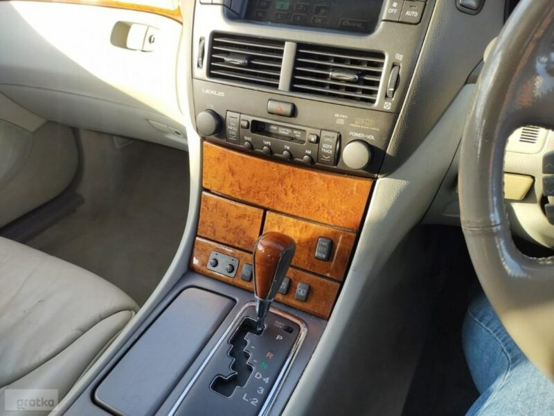 Lexus LS