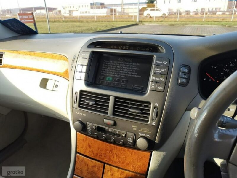 Lexus LS