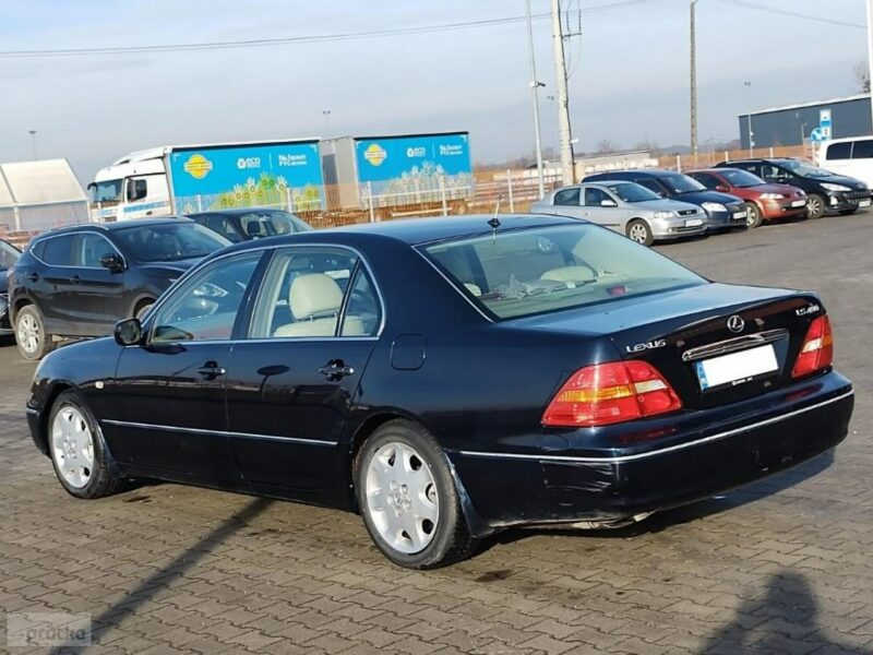 Lexus LS