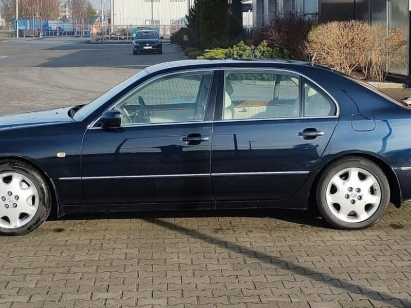 Lexus LS