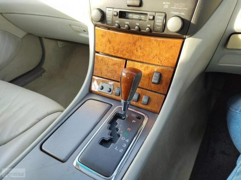 Lexus LS
