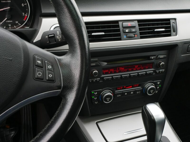BMW 320 E90 320i 163KM Sedan -Automat -Bardzo zadbany +Koło zimowe E90E91E92E93(2005-2012)