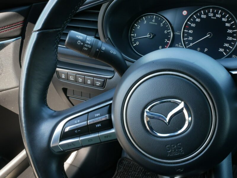Mazda 3 FL 2.0 E-Skyactiv-X 186KM M-Hybrid Automat +LED +Navi -Kamera -Zobacz IV (2019-)