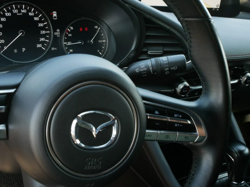 Mazda 3 FL 2.0 E-Skyactiv-X 186KM M-Hybrid Automat +LED +Navi -Kamera -Zobacz IV (2019-)