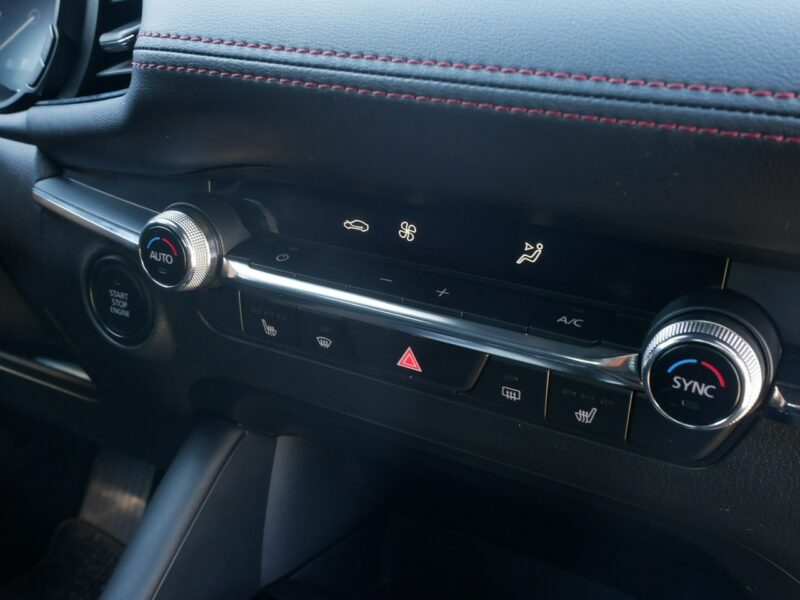 Mazda 3 FL 2.0 E-Skyactiv-X 186KM M-Hybrid Automat +LED +Navi -Kamera -Zobacz IV (2019-)
