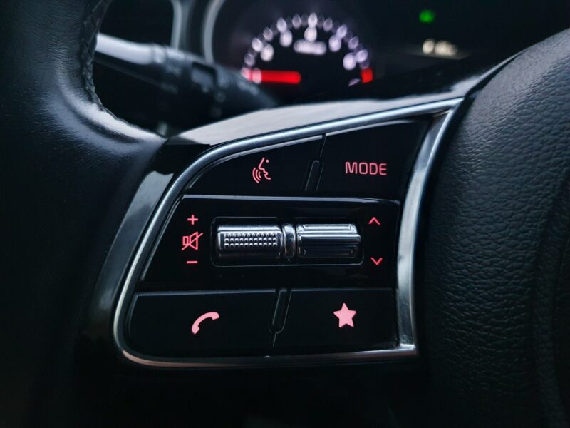 Cupra Ateca FV23% automat 300KM 4x4 alcantara virtual kamera BeatsAudio grzane fot