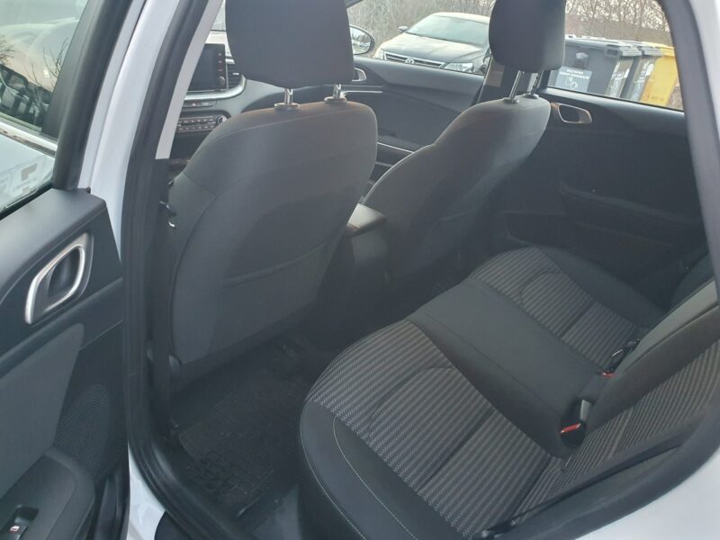 Cupra Ateca FV23% automat 300KM 4x4 alcantara virtual kamera BeatsAudio grzane fot