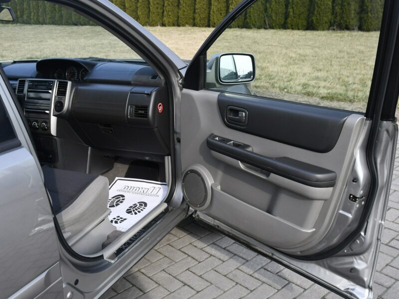 Nissan X-Trail 2,0benzyna. Klimatronic.Hak.Manual.El.szyby.Centralka.Kredyt.OKAZJA I (2001-2007)
