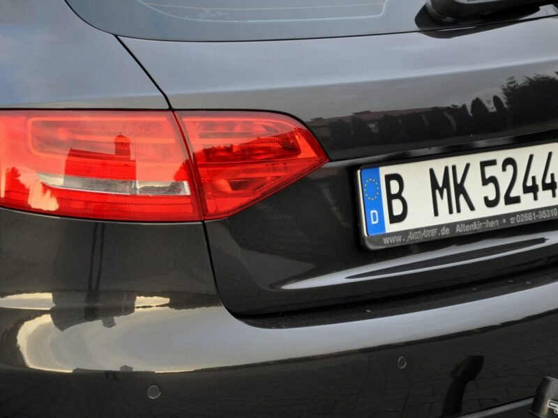 Audi A4 2.0TDI(143KM)*Xenon*Led*Klimatronik*Chrom*Welur*Reling*Parktr.*Alu16" B8 (2007-2015)