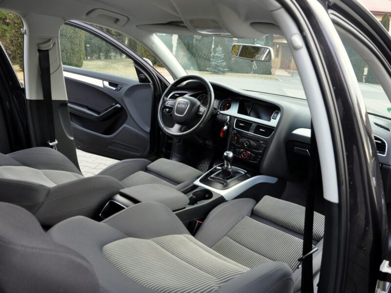Audi A4 2.0TDI(143KM)*Xenon*Led*Klimatronik*Chrom*Welur*Reling*Parktr.*Alu16" B8 (2007-2015)